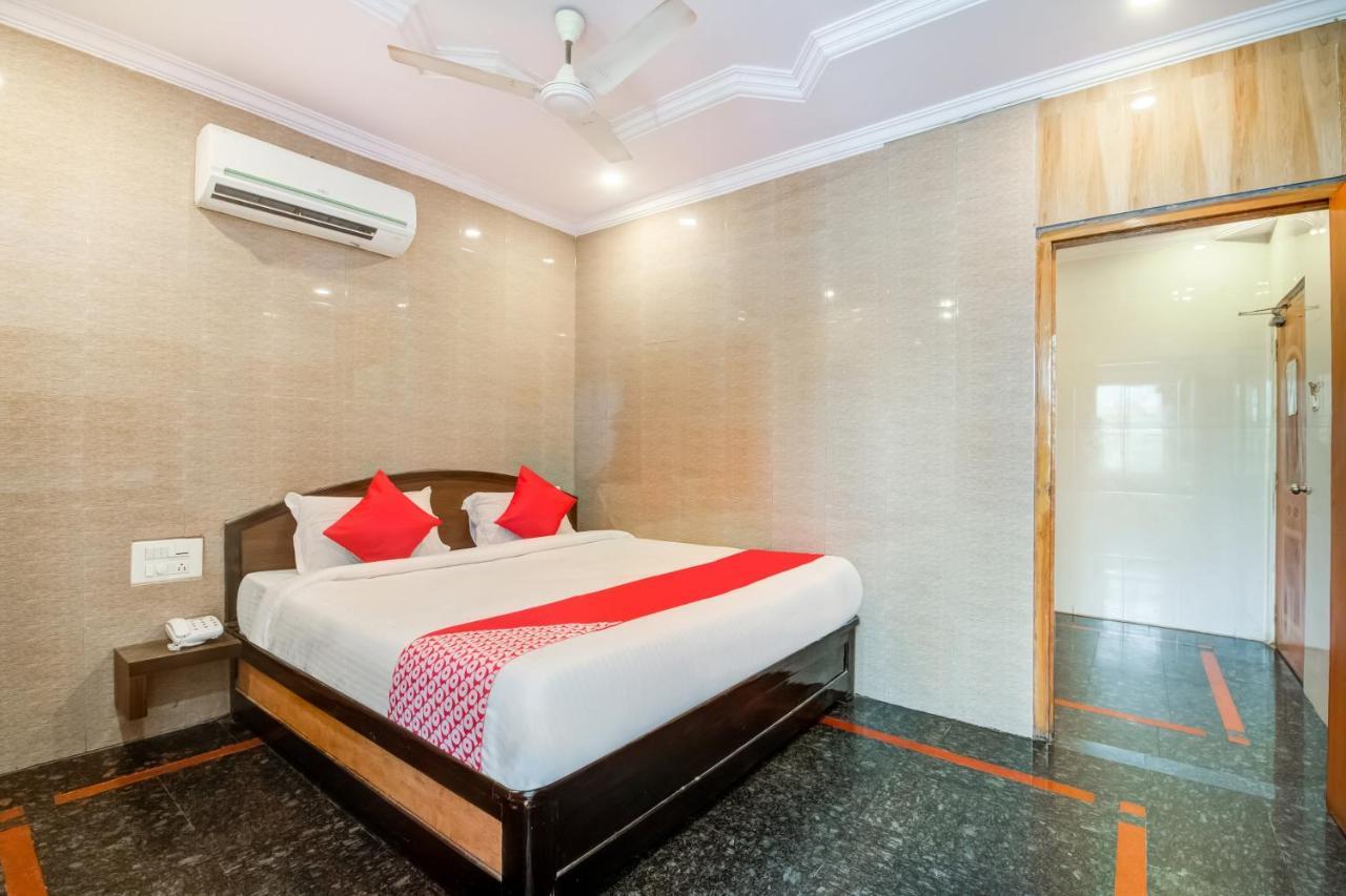 Hotel Tejasri Residency Vijayawāda Esterno foto