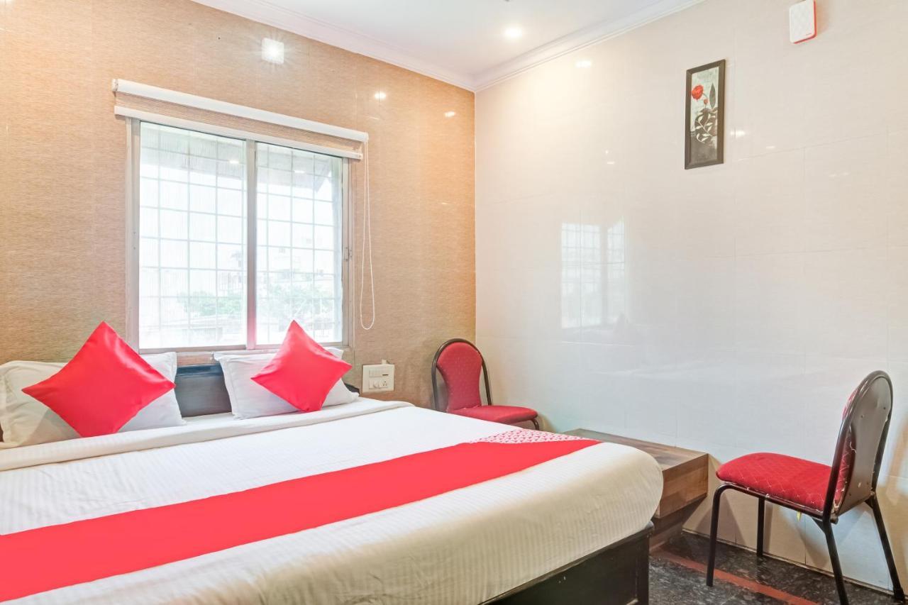 Hotel Tejasri Residency Vijayawāda Esterno foto