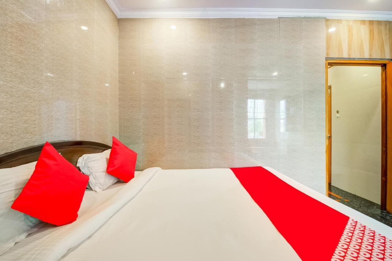 Hotel Tejasri Residency Vijayawāda Esterno foto