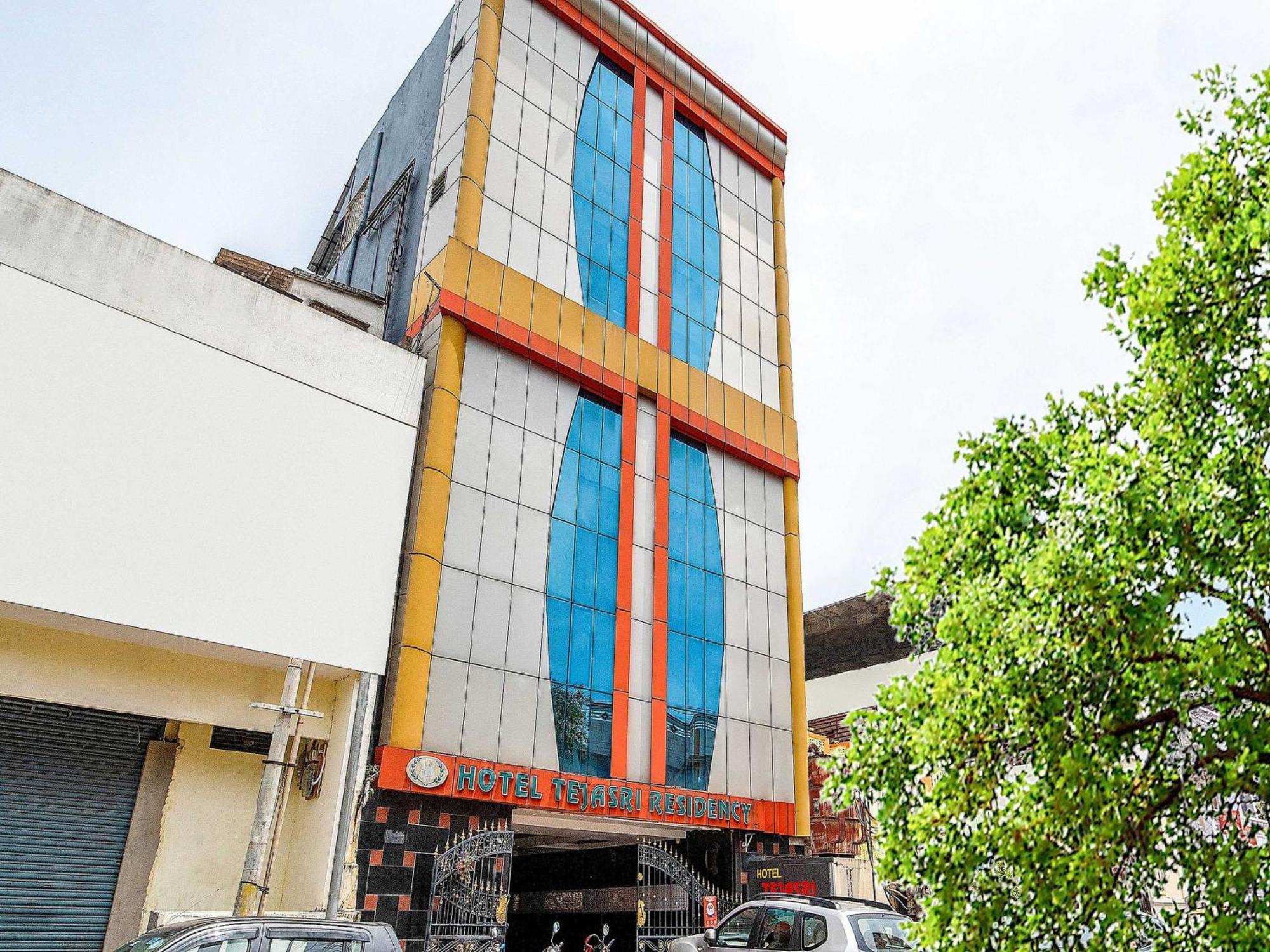 Hotel Tejasri Residency Vijayawāda Esterno foto