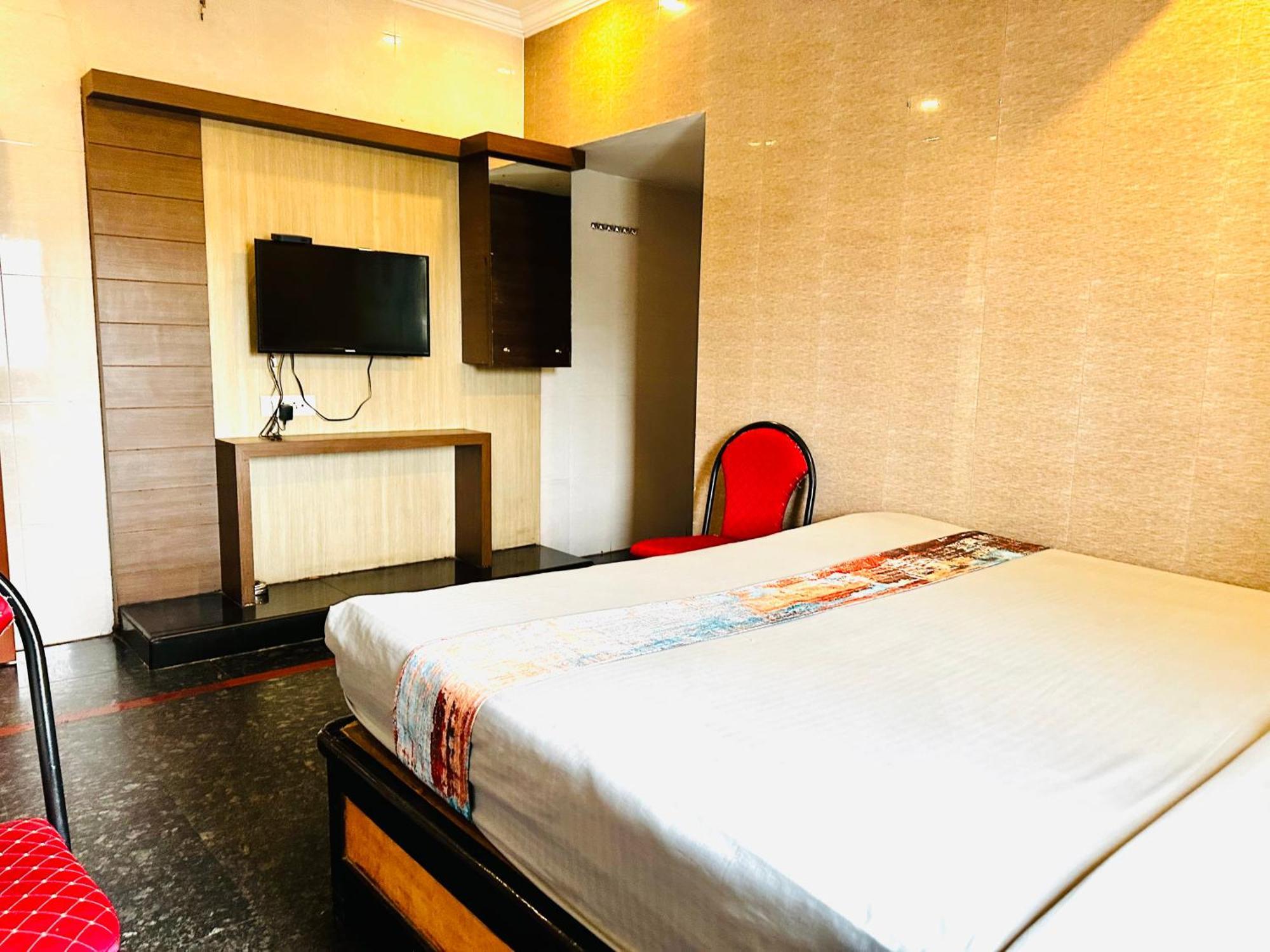 Hotel Tejasri Residency Vijayawāda Esterno foto
