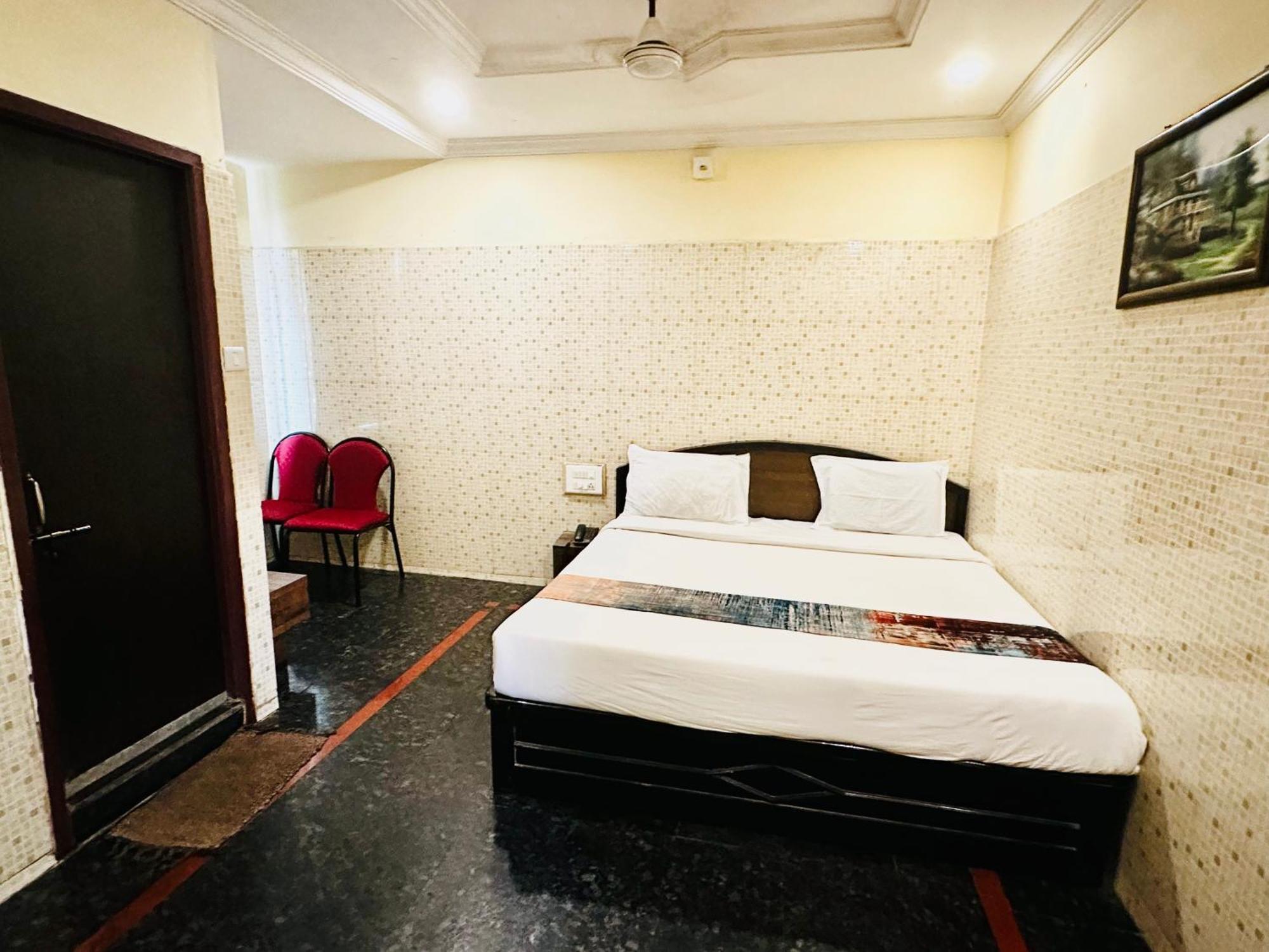 Hotel Tejasri Residency Vijayawāda Esterno foto