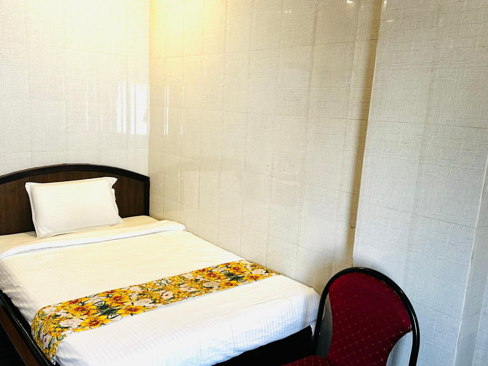 Hotel Tejasri Residency Vijayawāda Esterno foto
