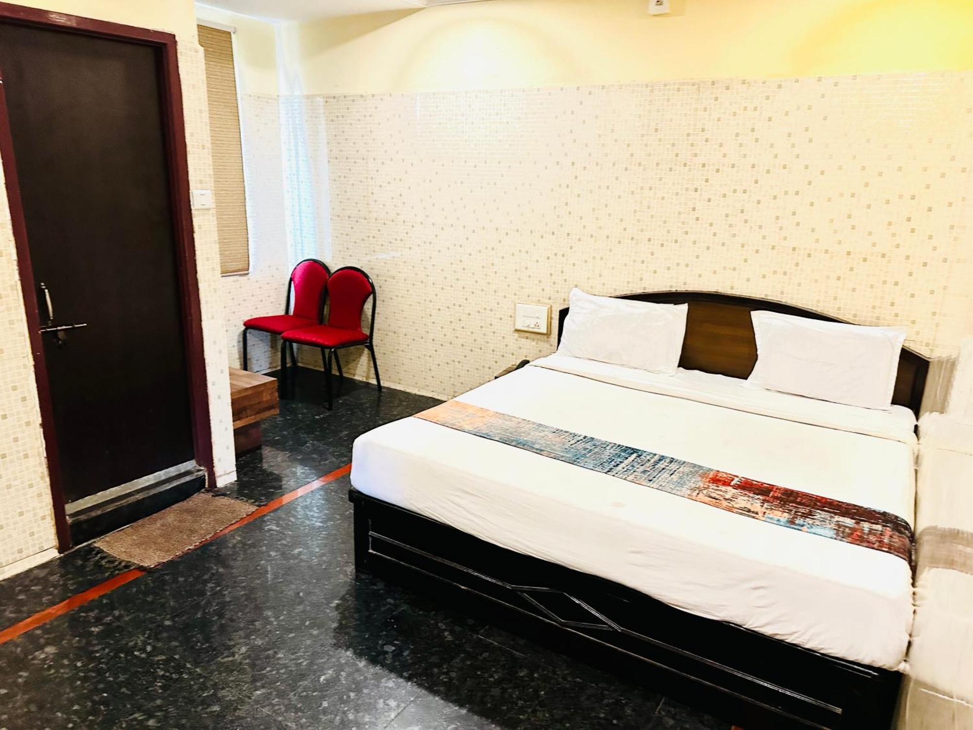 Hotel Tejasri Residency Vijayawāda Esterno foto