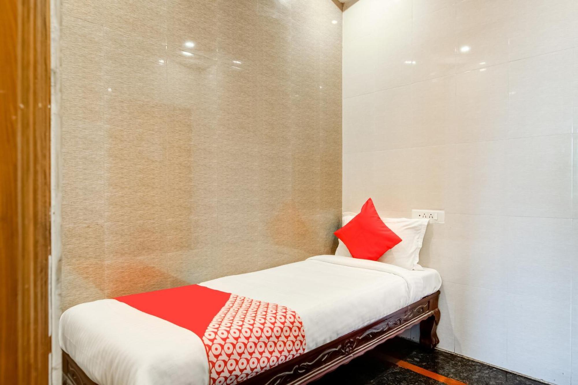 Hotel Tejasri Residency Vijayawāda Esterno foto