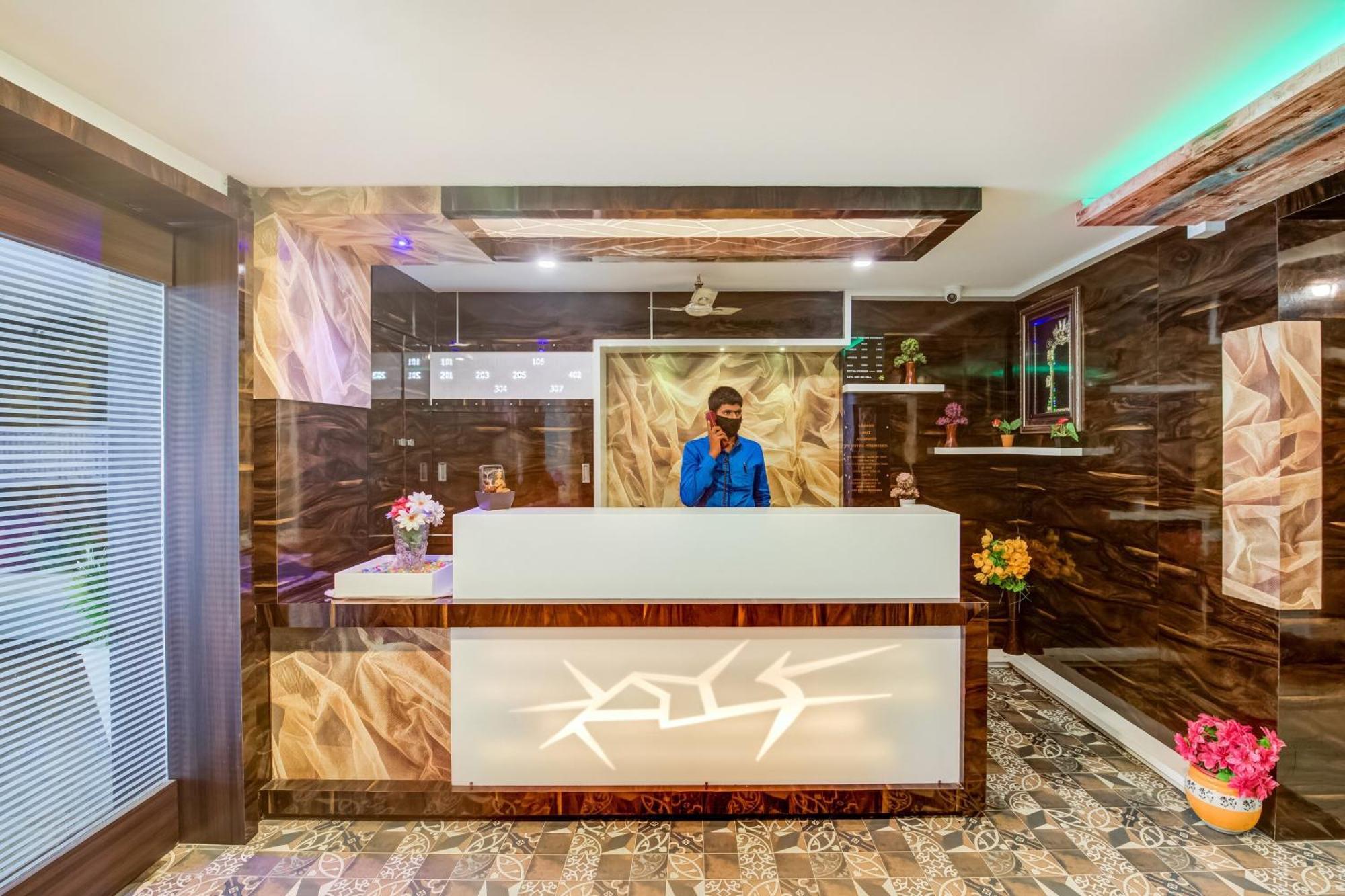 Hotel Tejasri Residency Vijayawāda Esterno foto