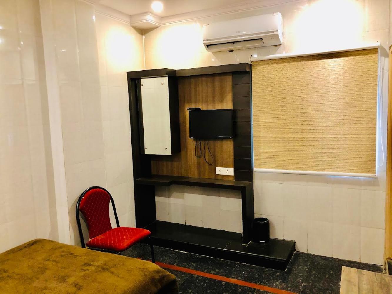 Hotel Tejasri Residency Vijayawāda Esterno foto